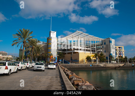 Taxis vor El Muelle Einkaufszentrum von der Hafenstadt Las Palmas de Gran Canaria Gran Canaria Insel der Kanarischen Inseln-Spanien Stockfoto