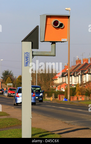 Blitzerwarnung, Warnschild, Aktion, Gatso, Bus Lane Kameras, Rotlichtkameras, Gelbe Anschlussdose, Durchschnittsgeschwindigkeit, Truvelo, Gatso, Intelligente Autobahnen. Stockfoto