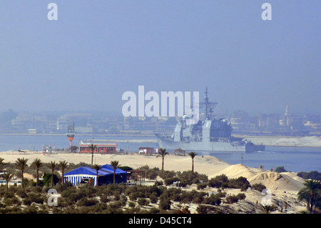 USS Hue City Transit den Suez-Kanal. Stockfoto