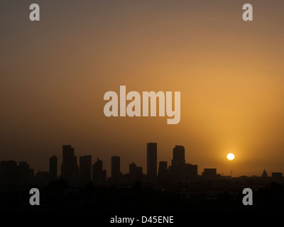 Skyline von Denver bei Sonnenaufgang. Colorado. Stockfoto