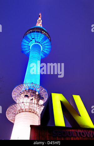 N Seoul Tower in Seoul, Südkorea. Stockfoto