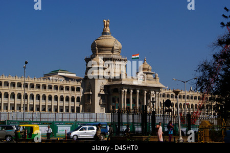 Vidhana Soudha, der Landtag (Sekretariat) von Karnataka in Indien Bangalore Stadt Stockfoto