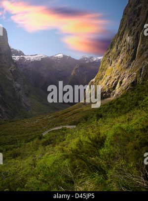 Blickte der Cleddau River Valley, westlich von dem Hause Tunnel Highway 94, auf der Strecke von Te Anau zum Milford Sound, Fiordlan Stockfoto