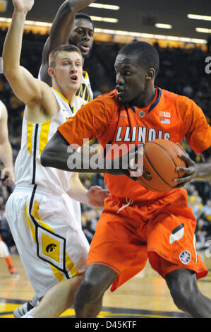 Iowa City, Iowa, USA. 5. März 2013. Die Illini Brandon Paul (3) wie bei einem Big Ten Conference-Basketball-Spiel zwischen Illinois und Iowa in Iowa City Carver Hawkeye Arena gesehen. Iowa gewann 63-55. Stockfoto