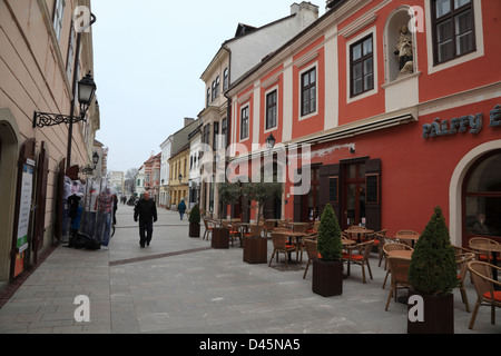 Straßen und Gebäude in Győr (Ungarn) Stockfoto