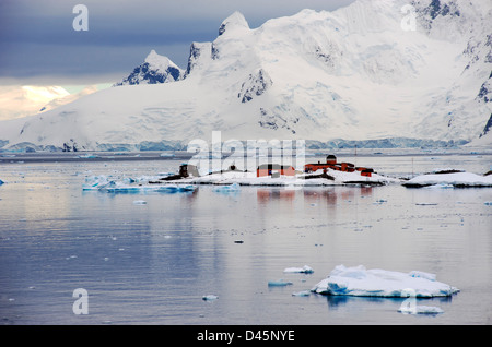 Die atemberaubende Aussicht auf Paradies-Hafen in der Antarktis Stockfoto