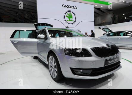 Genf, Schweiz. 6. März 2013. Der Skoda Octavia Combi auf dem 38. Genfer Autosalon im Palexpo in Genf, Schweiz, 6. März 2013 präsentiert. Foto: ULI DECK/Dpa/Alamy Live-Nachrichten Stockfoto