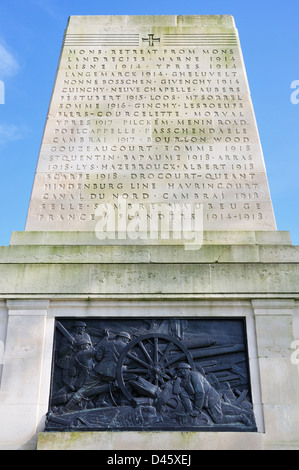 London, England, Vereinigtes Königreich. Die Wachen Divisional Memorial (Harold Charlton Bradshaw / Gilbert Ledward; 1926) in Horse Guards Parade. Stockfoto