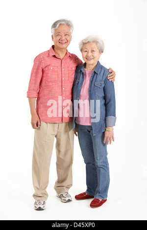 Voller Länge Studioaufnahme des chinesischen älteres paar Stockfoto