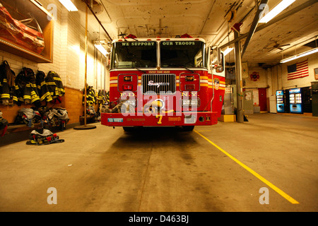 Feuerwehr, Motor 7 Leiter 1, 100 Duane Street, Manhattan, New York City, Vereinigte Staaten von Amerika. Stockfoto