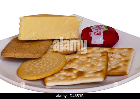 Teller mit Käse und Gebäck Stockfoto