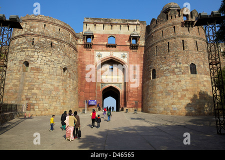 Die alte Festung in Neu Delhi, auch bekannt als Purana Quila ist ein beliebtes Reiseziel und archäologische Stätte Stockfoto