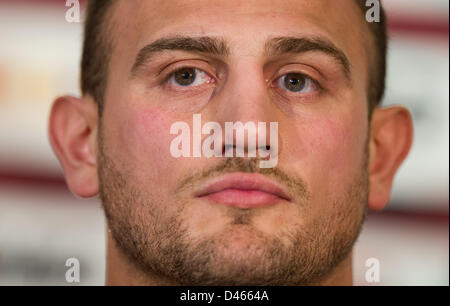 Mannheim, Deutschland, 6. März 2013. Herausforderer Francesco Pianet gibt eine Pressekonferenz in der SAP Arena in Mannheim. 36 Jahre alte WBO, IBF und WBA-Champion Klitschko wird deutsch-italienischen Pianeta in Mannheim am 4. Mai 2013 kämpfen. Foto: UWE ANSPACH/Dpa/Alamy Live News Stockfoto