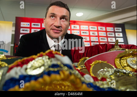 Mannheim, Deutschland, 6. März 2013. Es gibt Boxen Welt-Champion Wladimir Klitschko aus der Ukraine eine Pressekonferenz in der SAP Arena in Mannheim. 36 Jahre alte WBO, IBF und WBA-Champion Klitschko wird deutsch-italienischen Pianeta in Mannheim am 4. Mai 2013 kämpfen. Foto: UWE ANSPACH/Dpa/Alamy Live News Stockfoto