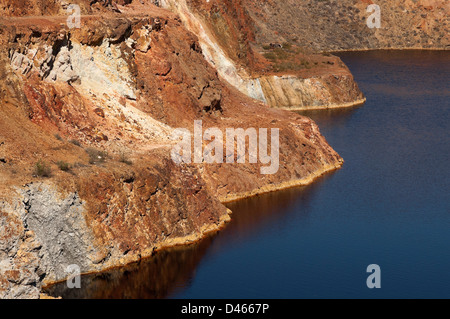 Detail der São Domingos Mine, eine verlassene Tagebau-mine in Mértola, Alentejo, Portugal. Stockfoto