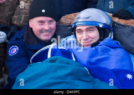 Die Besatzung der Expedition 29, darunter Sergej Wolkow, landete nach ihrer Weltraummission sicher in Kasachstan. Die Landung fand in der Region Arkalyk in Kasachstan statt, was den Abschluss ihrer Mission an Bord der Internationalen Raumstation markierte. Stockfoto