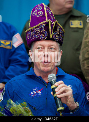Die 29 Besatzungsmitglieder der Expedition, darunter der NASA-Astronaut Mike Fossum, kehren nach einer erfolgreichen Mission an Bord der Internationalen Raumstation auf die Erde zurück und landen mit einem Sojus-Raumschiff in Kasachstan. Stockfoto