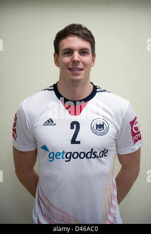 Spieler des deutschen Handball-Nationalmannschaft der Männer, Kai Haefner, ist vor der Handball-Benefizspiel zwischen MT Melsungen und Deutschland am Rothenbachhalle in Kassel, Deutschland, 5. März 2013 abgebildet. Foto: Uwe Zucchi Stockfoto