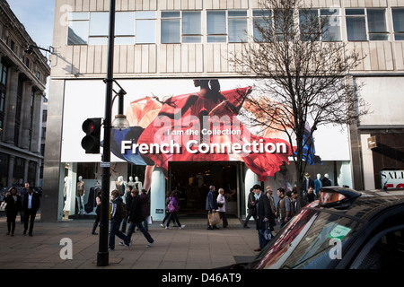 Französische Verbindung (FCUK) Flagship-Store auf der Oxford Street, London. Stockfoto