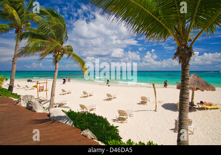 Am Strand in Mahekal Resort in Playa del Carmen Stockfoto