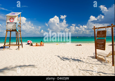 Am Strand in Mahekal Resort in Playa del Carmen Stockfoto