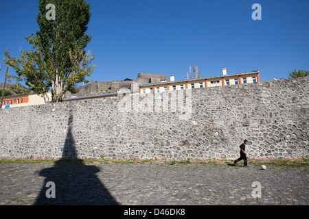 Alltag, Kind Palying, Stadt von Kars, Nord-Ost-Anatolien, Türkei, Asien Stockfoto