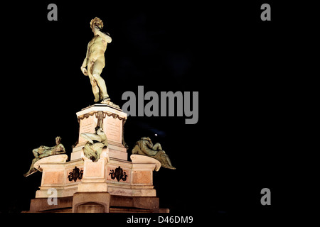 Nachtaufnahmen des David von Michelangelo, Florenz, Italien Stockfoto