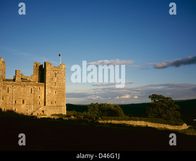 Die von Bolton Castle am frühen Abend Wensleydale Yorkshire Dales National Park Yorkshire England Halten Stockfoto