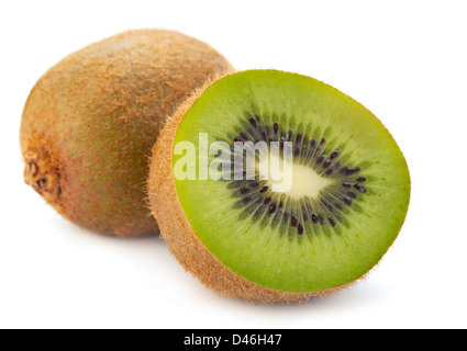 In Scheiben geschnittenen Kiwis isoliert auf weiss Stockfoto