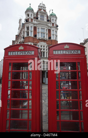 Traditionelle rote Telefonzellen, London, Vereinigtes Königreich. Stockfoto