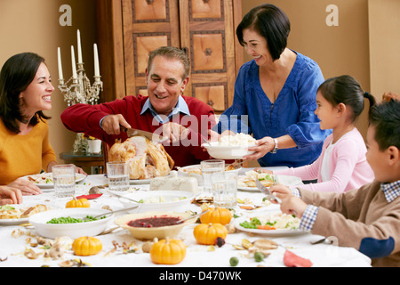 Multi-Generation-Familie feiert Thanksgiving Stockfoto