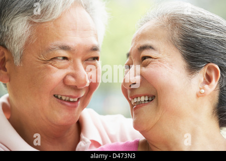 Kopf und Schultern Porträt eines hochrangigen chinesischen Paares Stockfoto