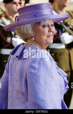 Königin Beatrix der Niederlande während der Hochzeit von Prinz Guillaume, erblicher Großherzog von Luxemburg und Gräfin Stéphanie de Lannoy an der Kathedrale Notre-Dame in Luxemburg-Stadt, Samstag, 20. Oktober 2012. Foto: Patrick van Katwijk / Niederlande, Stockfoto