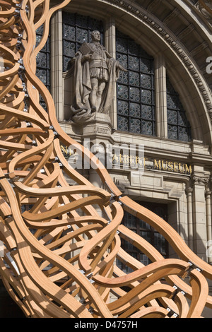 Holz-Welle, Installation für London Design Festival 2011, London, Vereinigtes Königreich. Architekt: AL A, 2011. Detaillierten Gegenüberstellung Stockfoto