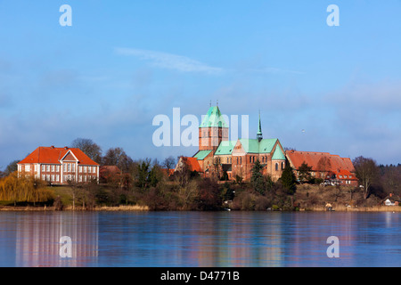 Dom und Museum in Ratzeburg am Domsee See Stockfoto