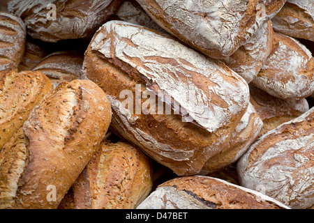 Eine Anzeige von mehreren Arten von Brot (Frankreich). -Typen Brote Vorstellung de différent de Schmerzen. Stockfoto