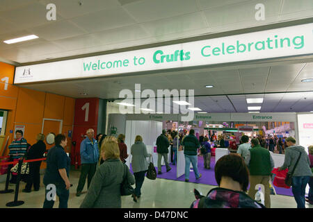 Birmingham, Vereinigtes Königreich. 7. März 2013. Crufts 2013 Hundeausstellung im nationalen Ausstellungszentrum NEC Birmingham UK England Tag eins der führenden Hundeausstellung und Wettbewerb im Einzelhandel von Ständen in riesigen Hallen alles, was Sie für Ihr Haustier benötigen. Bildnachweis: Paul Thompson Live-Nachrichten / Alamy Live News Stockfoto