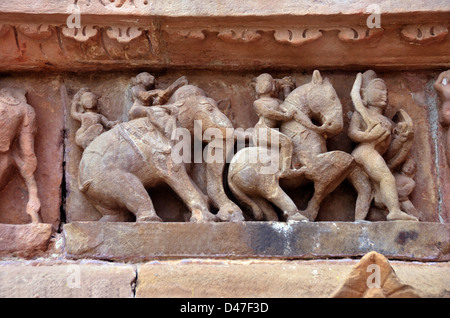 Dekoration auf Lakshmana Tempel Wand, Khajuraho AD 930-950 Stockfoto