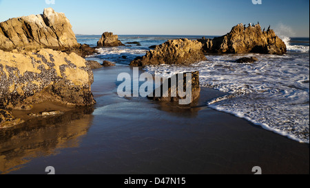 Goldenes Licht Leo Carillo State Beach in Süd-Kalifornien Stockfoto