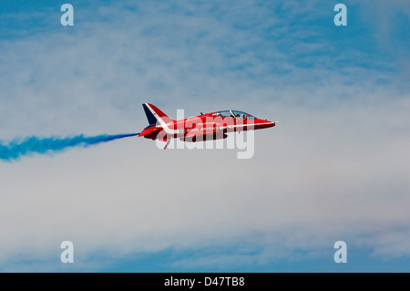 Ein RAF rote Pfeil in den Himmel auf der Farnborough Airshow 2010 Stockfoto