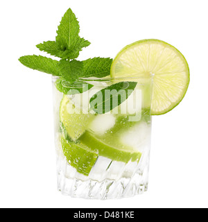 Mojito cocktail auf weißem Hintergrund Stockfoto