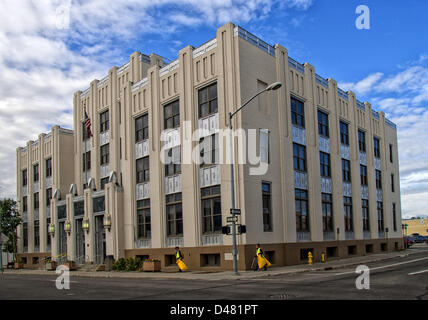 25. Juni 2012 - Fairbanks, Alaska, USA - Stil des Art déco, den alten Fairbanks Postamt & U.S. Courthouse 1932 / 33 erbaut und diente bis 1977, auf dem National Register of Historic Places aufgeführt. Jetzt wurde in privater Hand es für Büroräume renoviert. (Kredit-Bild: © Arnold Drapkin/ZUMAPRESS.com) Stockfoto