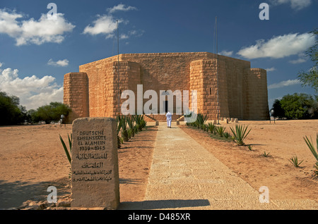 Der deutsche Soldatenfriedhof bei El Alamein in der nördlichen Sahara Wüste von Ägypten Stockfoto