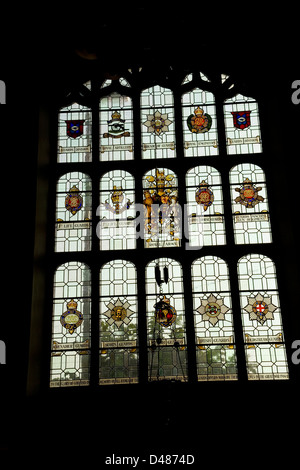 Glasfenster im Str. Georges Kirche in Ypern oder Ieper Belgien Stockfoto