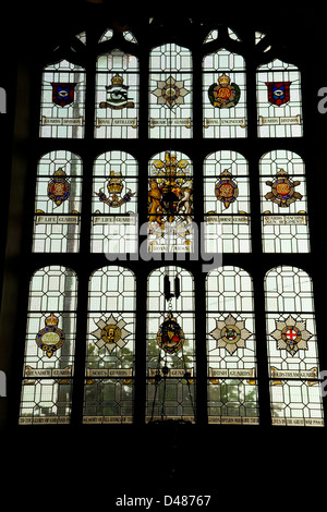 Glasfenster im Str. Georges Kirche in Ypern oder Ieper Belgien Stockfoto