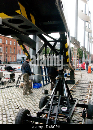 Ein Film mit Film- und Rigs set/Rigging und Lkw in Smithfield Square Dublin, Irland Stockfoto