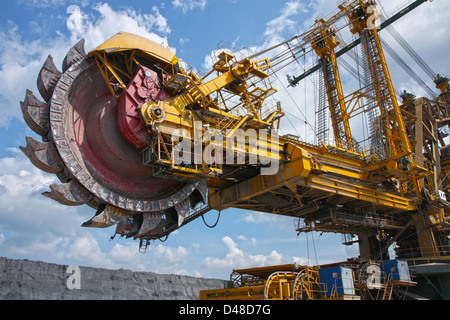 riesige Bagger der Mine für Braunkohle Stockfoto