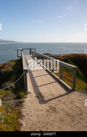 Küsten Weg in der Nähe von Pigeon Point Lighthouse in San Mateo, Kalifornien Stockfoto