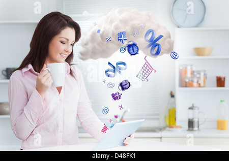 Frau mit Anwendungen aus Tablet und Verbindung zu cloud computing Stockfoto