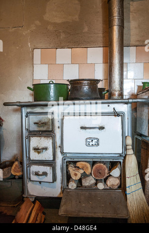 Alter Holzofen Stockfoto